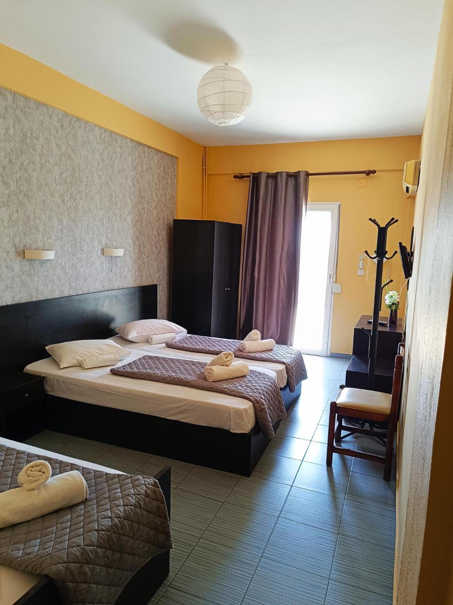 Vosporos Hotel โคโมทินี ภายนอก รูปภาพ