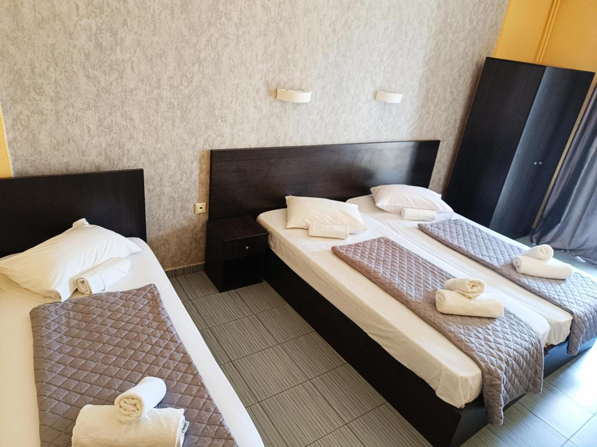 Vosporos Hotel โคโมทินี ภายนอก รูปภาพ